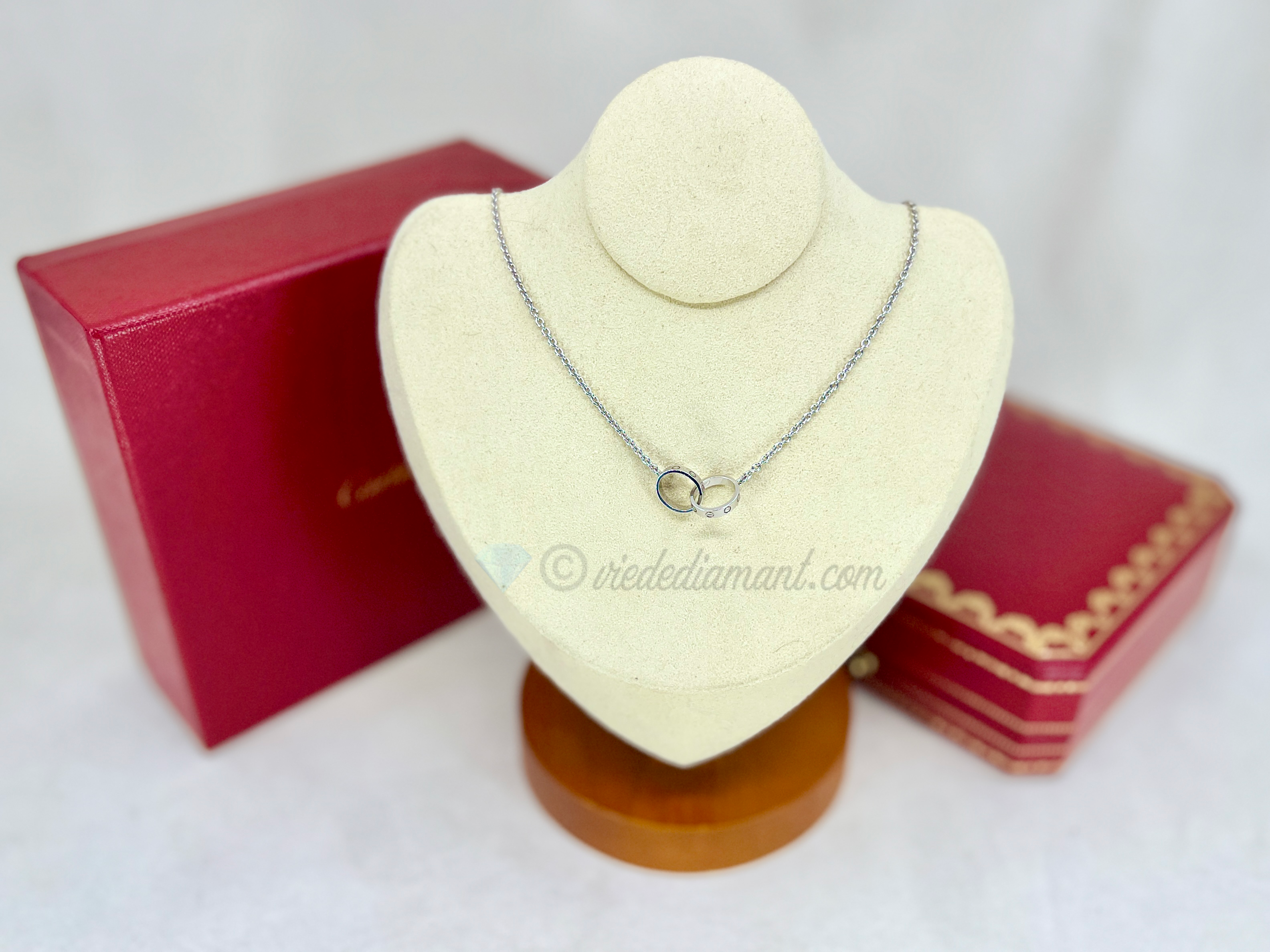 Pre owned Cartier Love Baby Necklace White Gold – Vie De Diamant